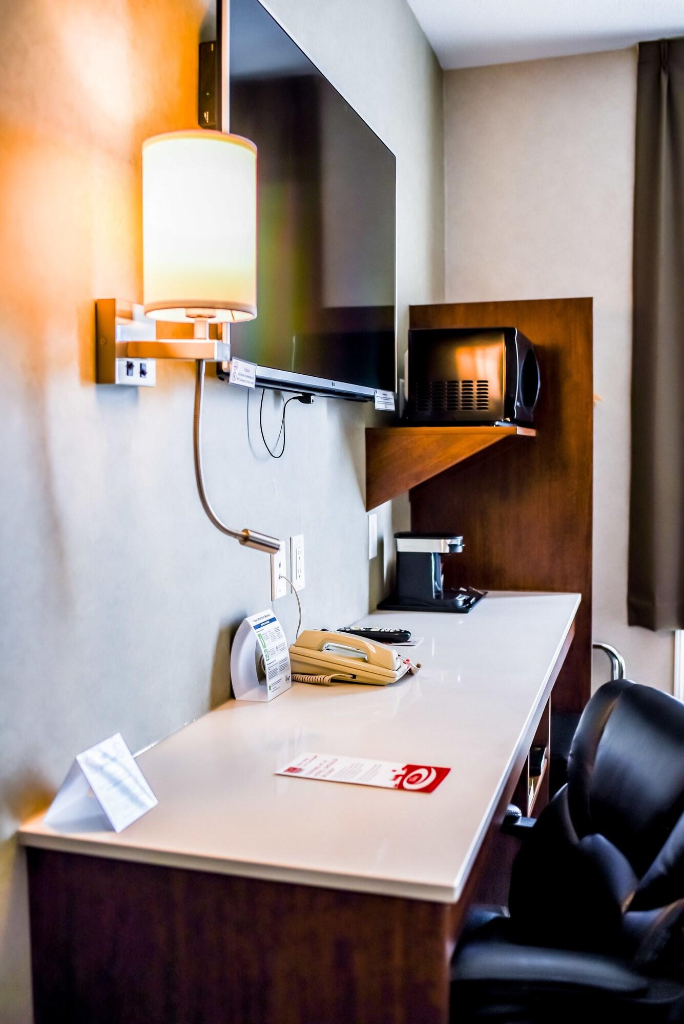 Econo Lodge Fox Creek Экстерьер фото
