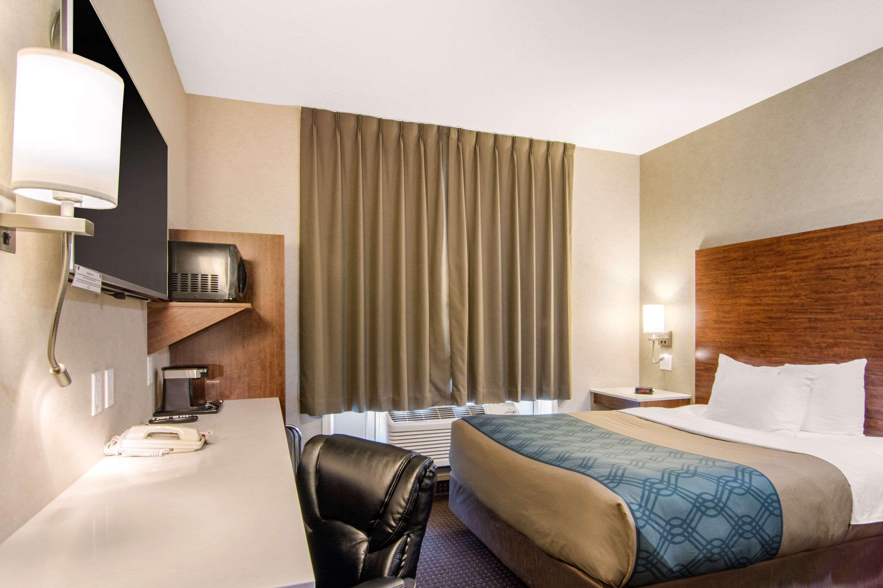 Econo Lodge Fox Creek Экстерьер фото
