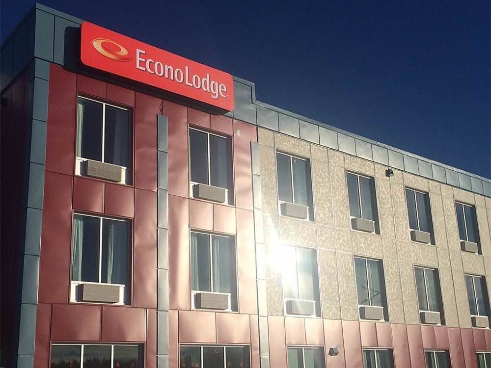 Econo Lodge Fox Creek Экстерьер фото
