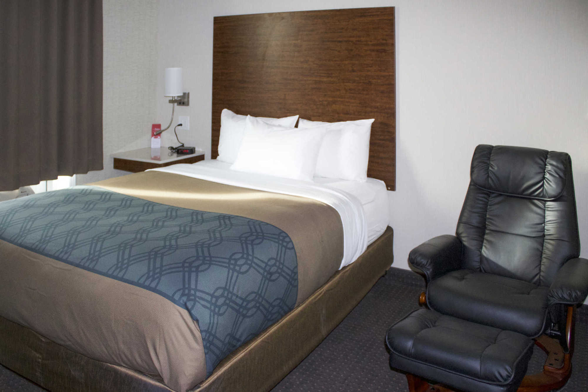 Econo Lodge Fox Creek Номер фото